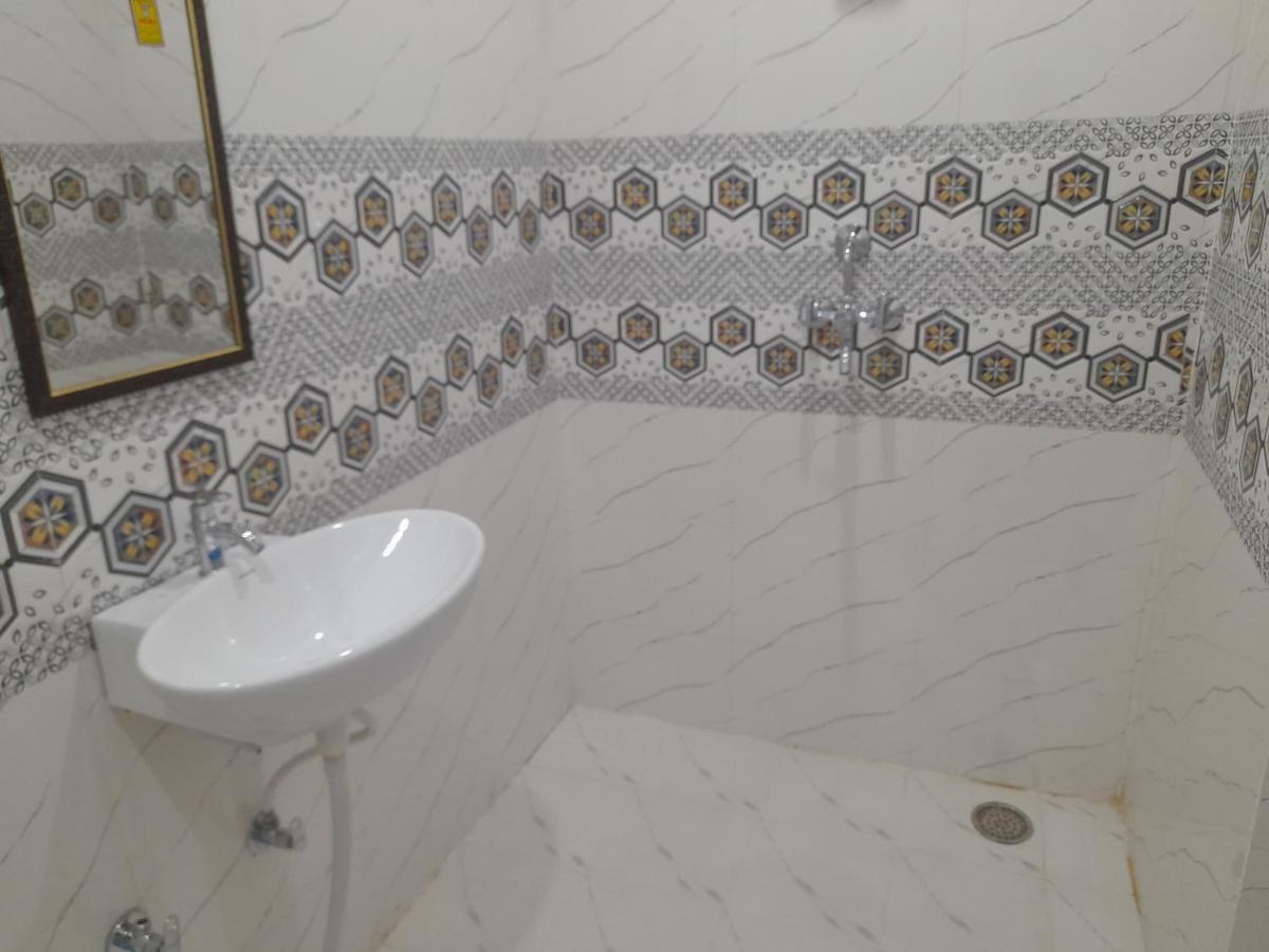 Rudraksha Guest House Varanasi Esterno foto