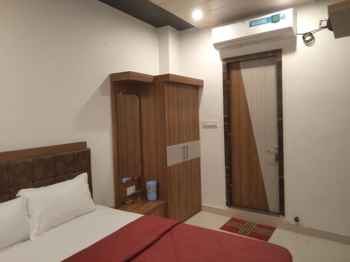 Rudraksha Guest House Varanasi Esterno foto